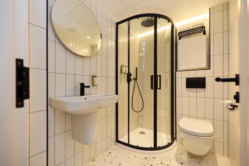 Edwin Hotel - Oda