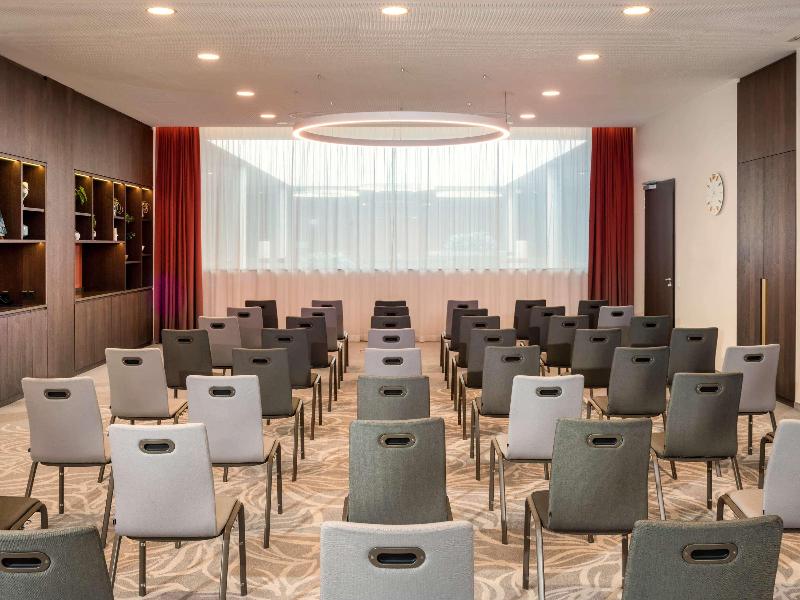 Mövenpick Stuttgart Messe & Congress (Ocak ) - Toplantı