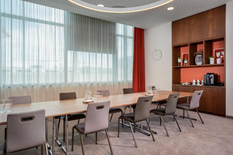 Mövenpick Stuttgart Messe & Congress (Ocak ) - Toplantı