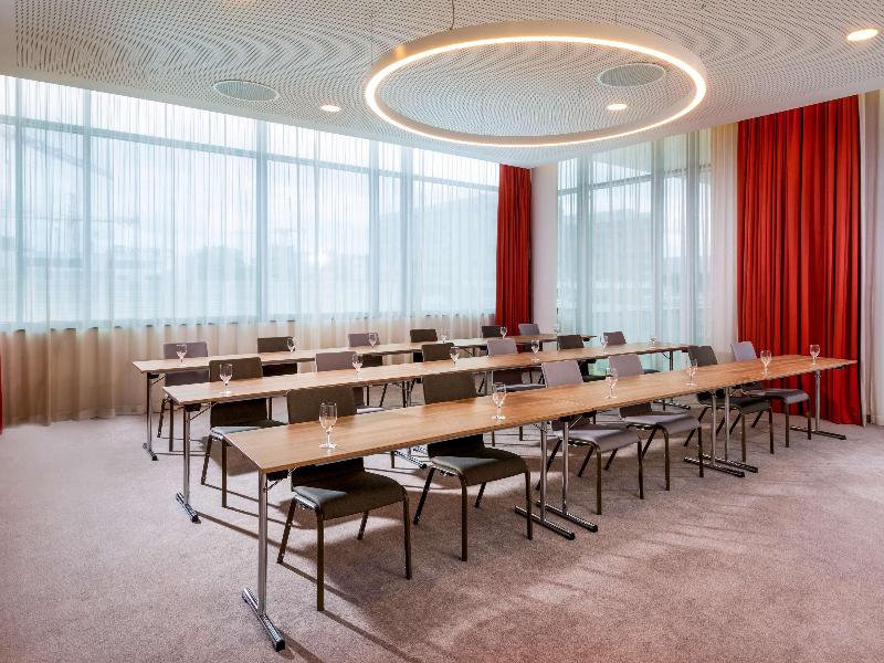 Mövenpick Stuttgart Messe & Congress (Ocak ) - Toplantı