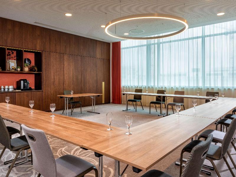 Mövenpick Stuttgart Messe & Congress (Ocak ) - Toplantı
