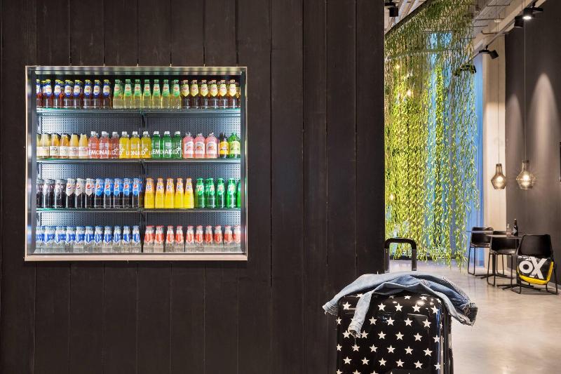 Moxy Amsterdam Houthavens - Bar