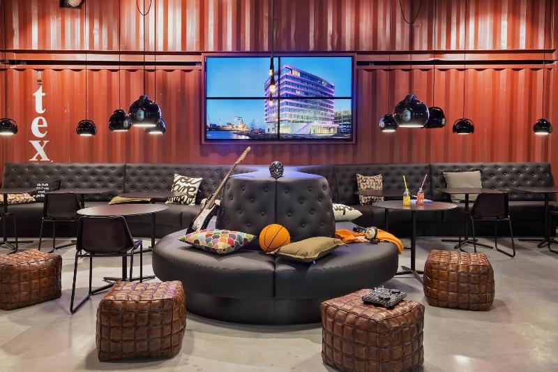 Moxy Amsterdam Houthavens - Lobi