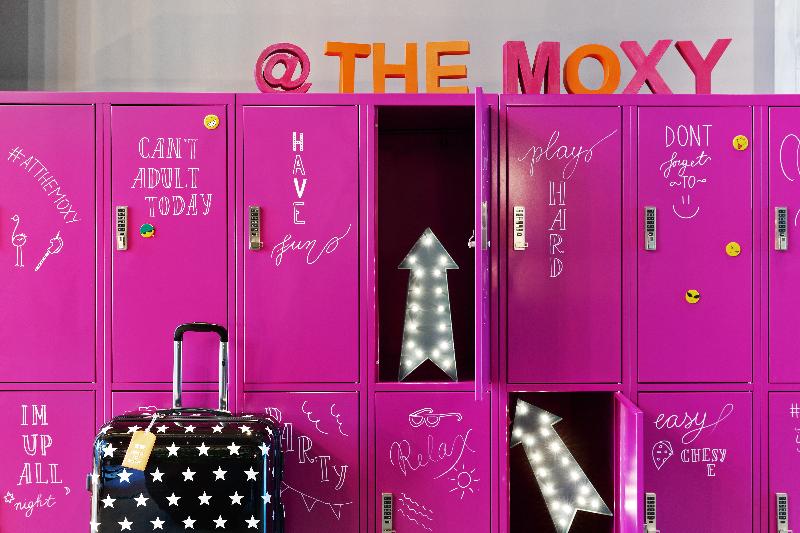 Moxy Amsterdam Houthavens - Lobi