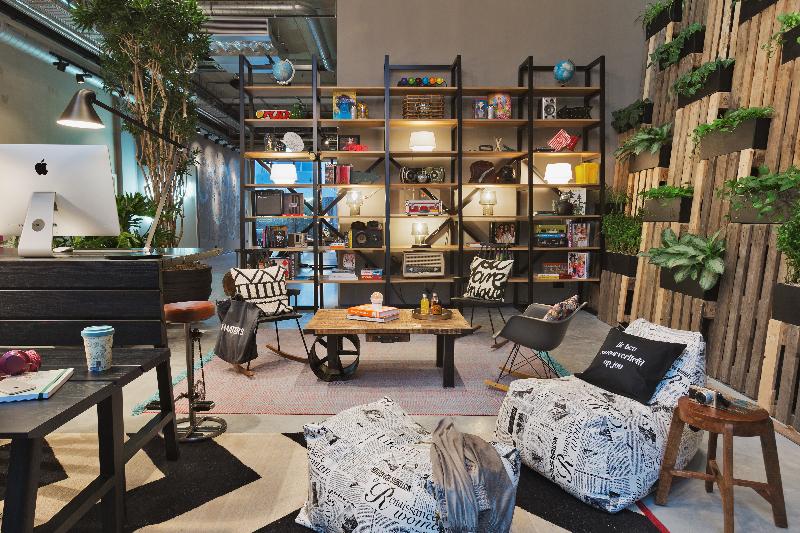 Moxy Amsterdam Houthavens - Lobi