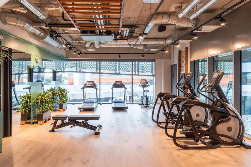 Moxy Amsterdam Houthavens - Aktivite