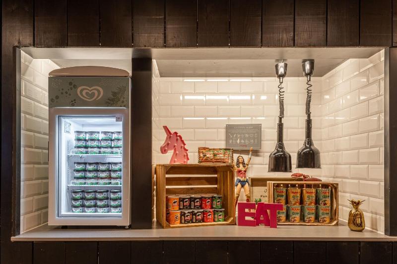 Moxy Amsterdam Houthavens - Genel