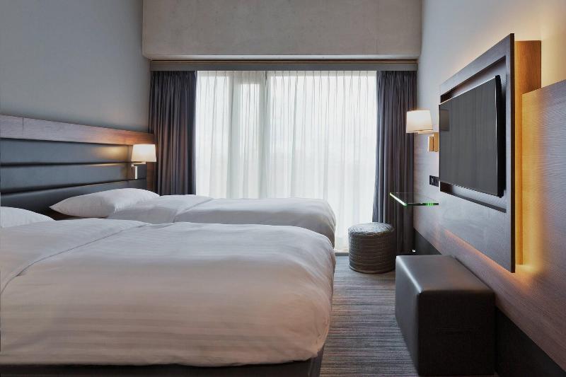 Moxy Amsterdam Houthavens - Oda