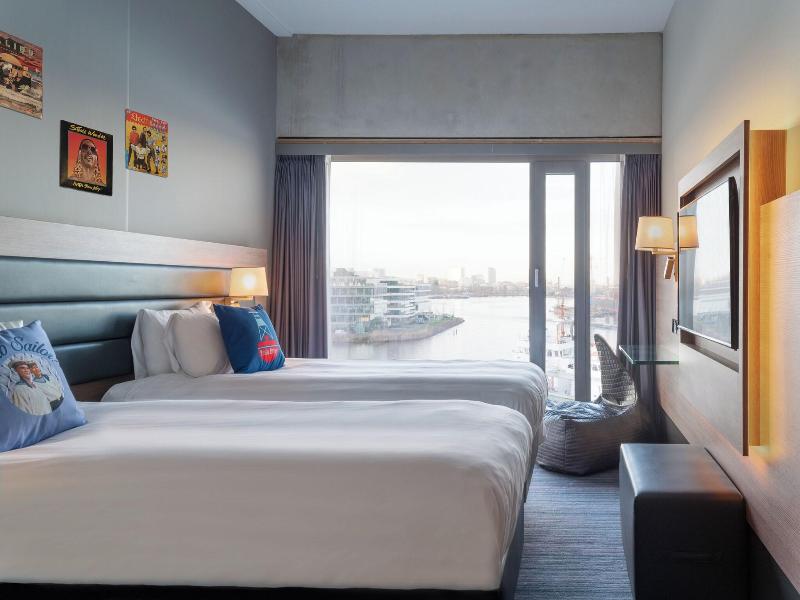 Moxy Amsterdam Houthavens - Oda