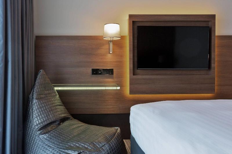 Moxy Amsterdam Houthavens - Oda