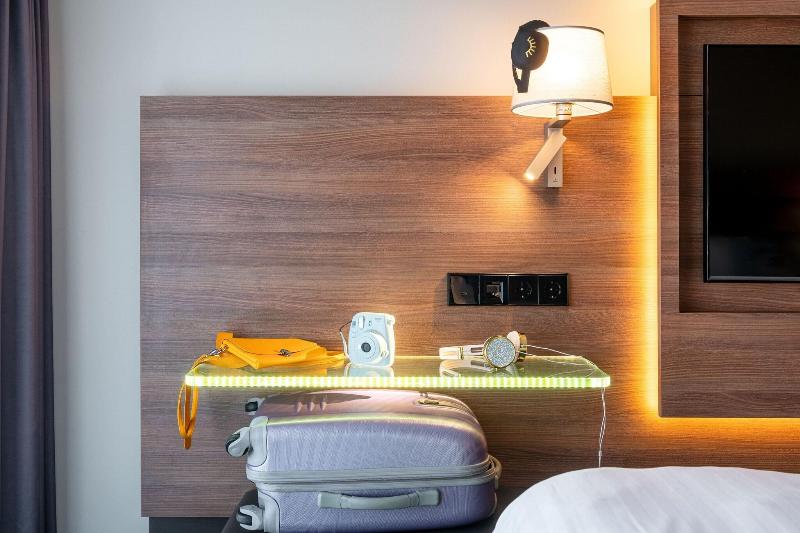 Moxy Amsterdam Houthavens - Oda