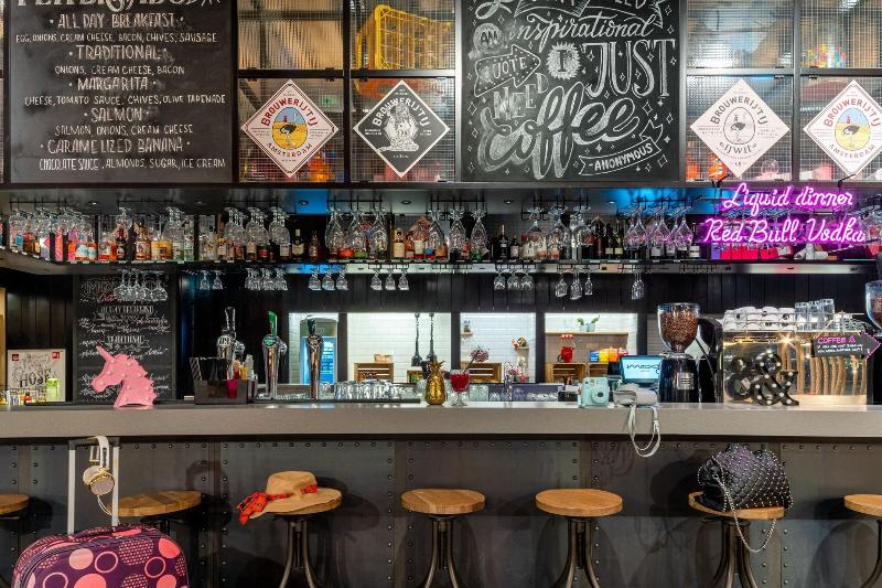 Moxy Amsterdam Houthavens - Restoran