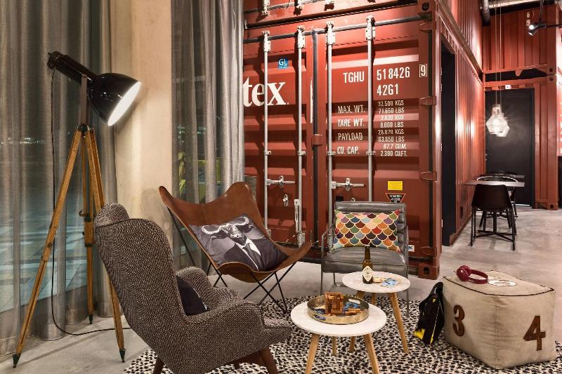 Moxy Amsterdam Houthavens - Restoran