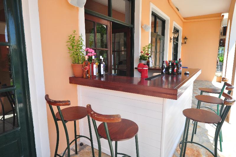 Acharavi Garden - Bar