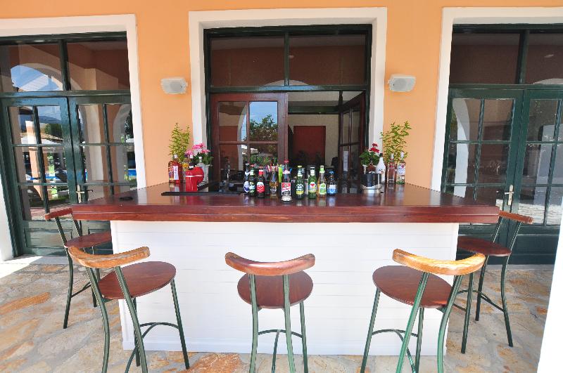 Acharavi Garden - Bar