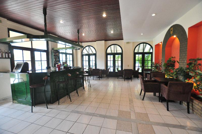 Acharavi Garden - Bar