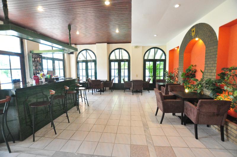 Acharavi Garden - Bar