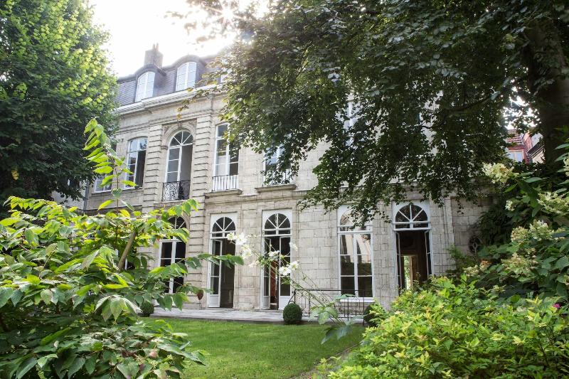 Clarance Hotel - Genel