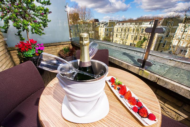 Doubletree by Hilton London Kensington - Teras