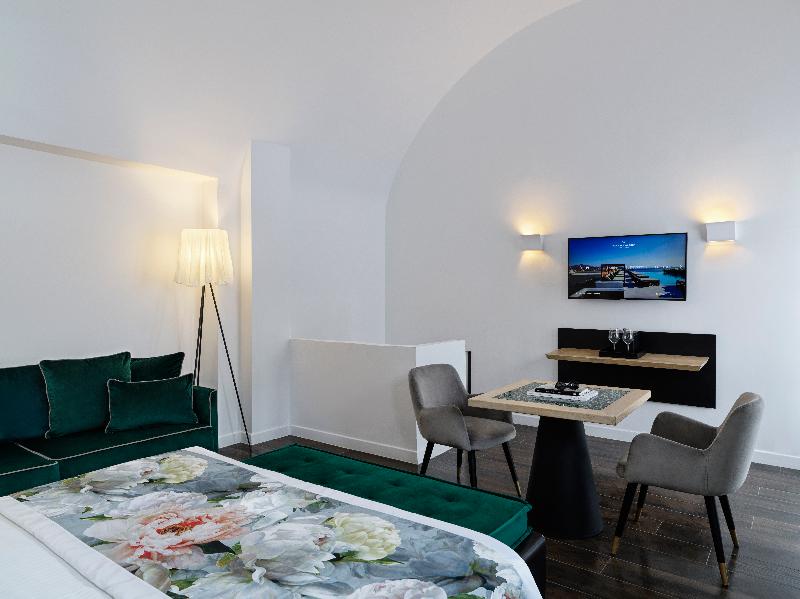 Katikies Garden Santorini - The Leading Hotels - Oda