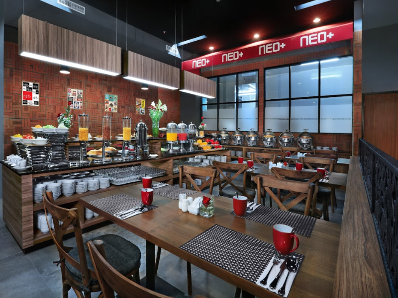 Hotel NEO+ Waru - Sidoarjo - Lobi