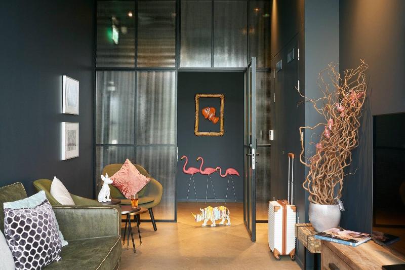 Moxy Edinburgh Airport - Lobi