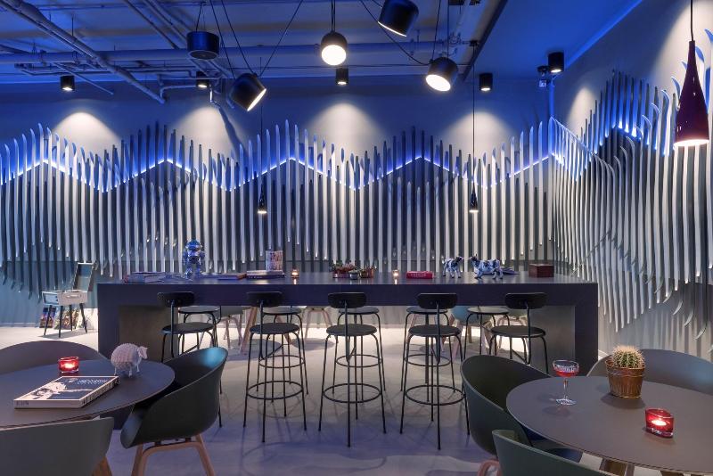 Moxy Edinburgh Airport - Lobi