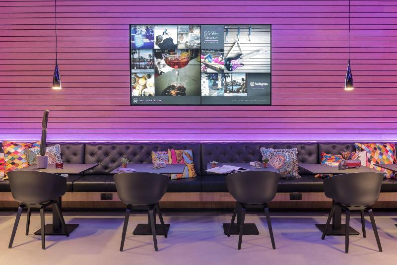 Moxy Edinburgh Airport - Lobi