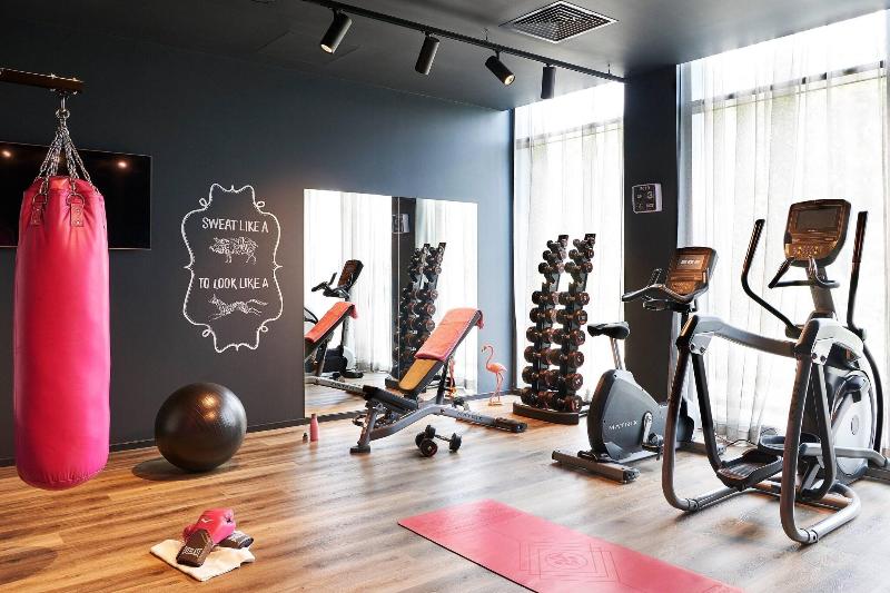 Moxy Edinburgh Airport - Aktivite