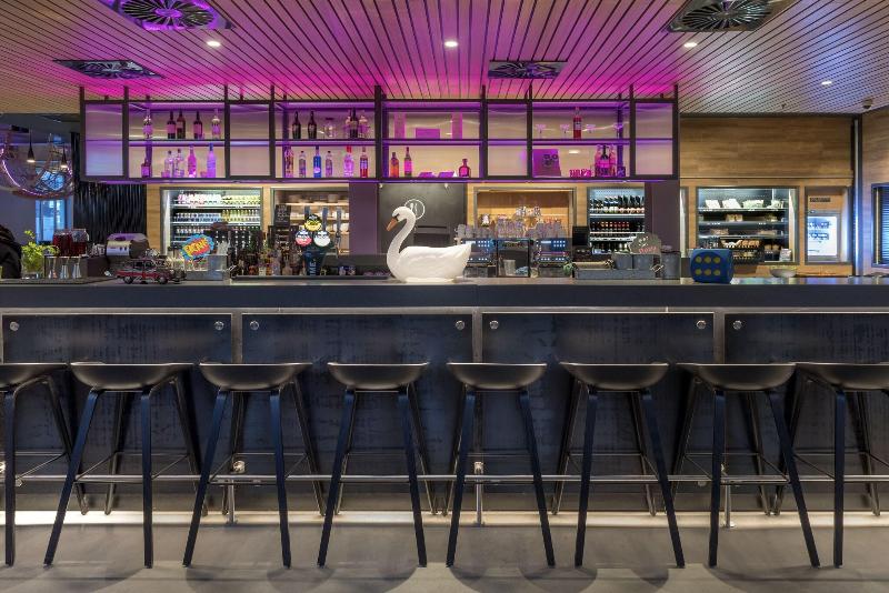 Moxy Edinburgh Airport - Genel