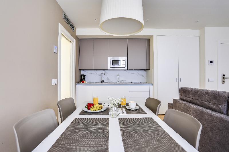 Sercotel Logroño Suites - Oda