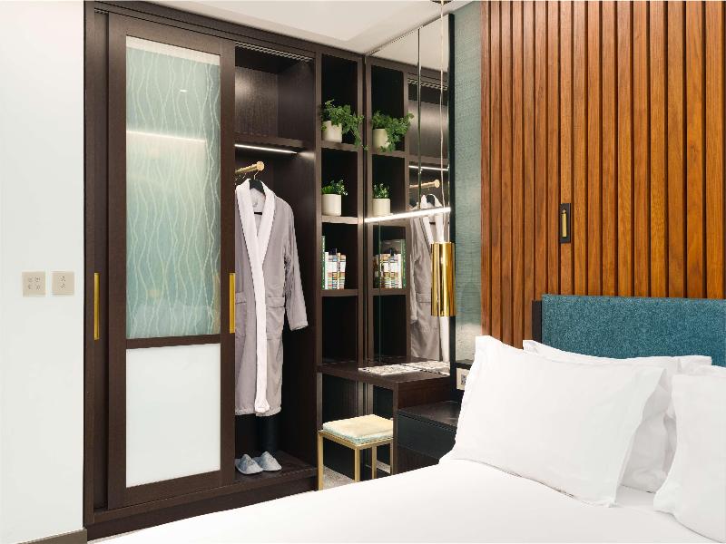 Middle Eight - Covent Garden - Oda