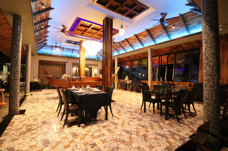 The Scene Cliff View Villas - Restoran