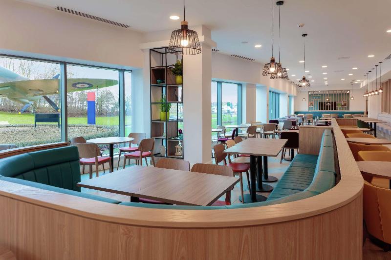 Hampton By Hilton Edinburgh Airport - Lobi