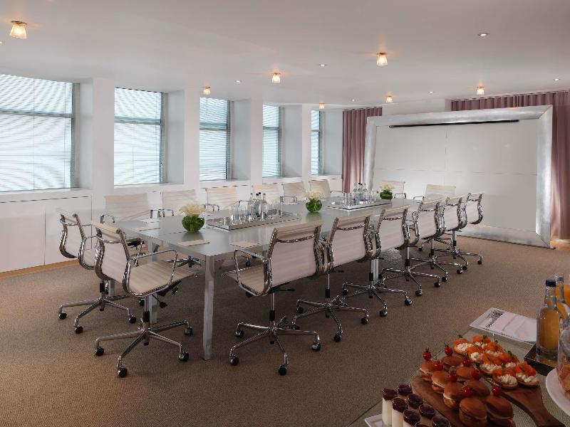 Sanderson London - Toplantı