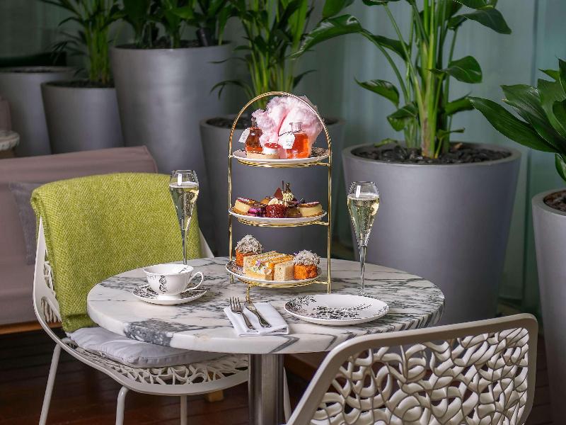 Sanderson London - Genel