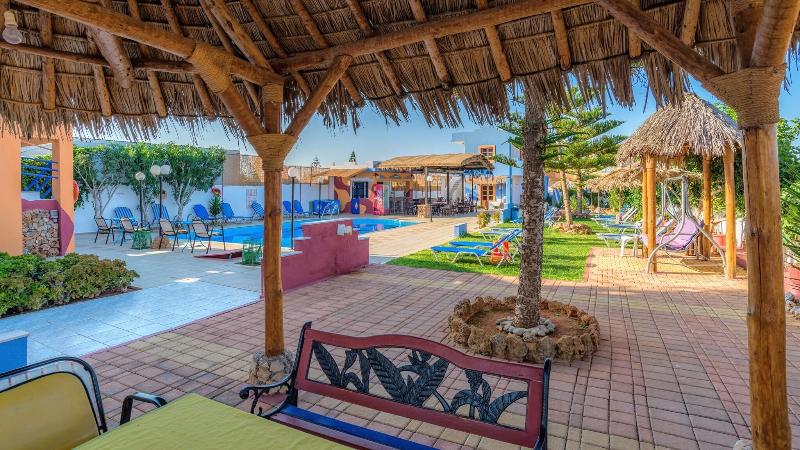 Eltina Apartments - Bar