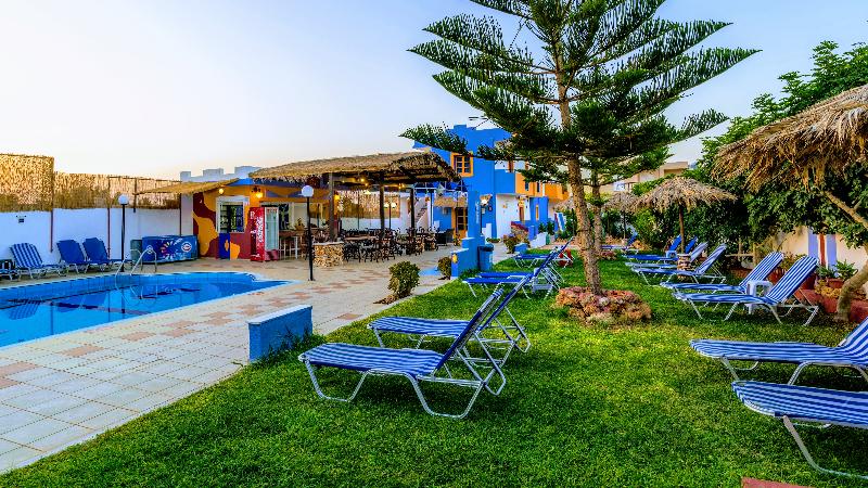 Eltina Apartments - Havuz