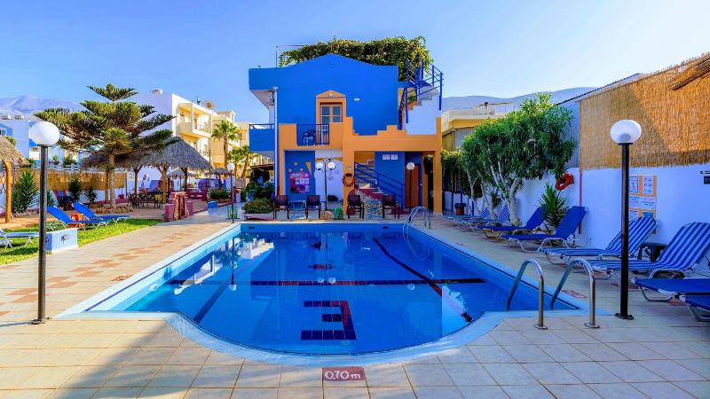 Eltina Apartments - Havuz