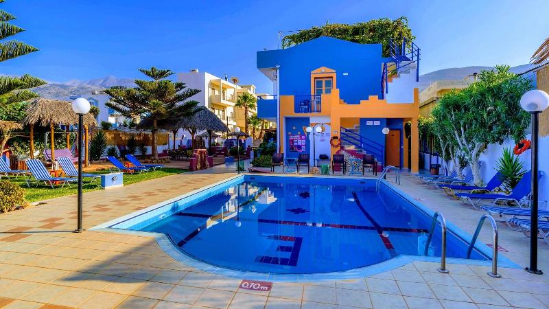 Eltina Apartments - Havuz