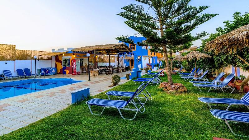 Eltina Apartments - Havuz