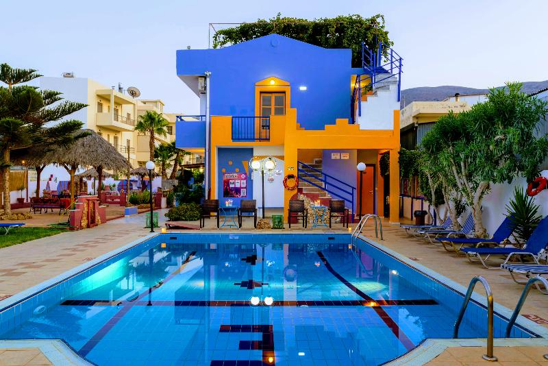 Eltina Apartments - Havuz