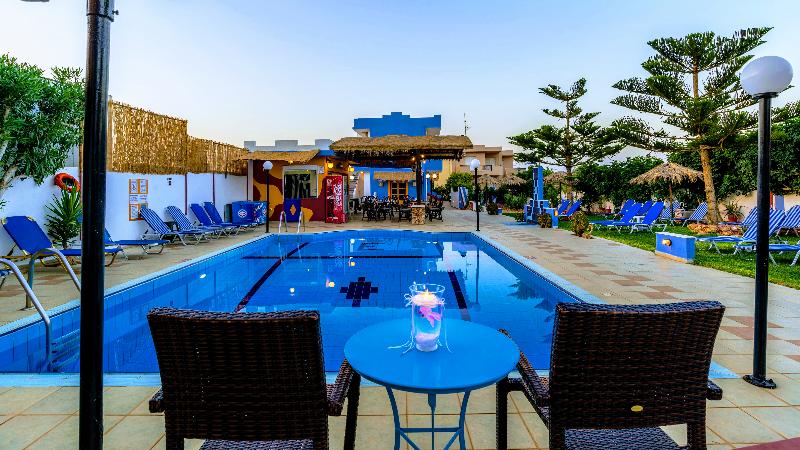 Eltina Apartments - Havuz