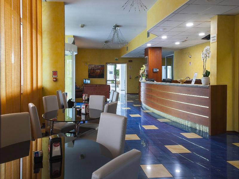 Risthotel Airport - Lobi
