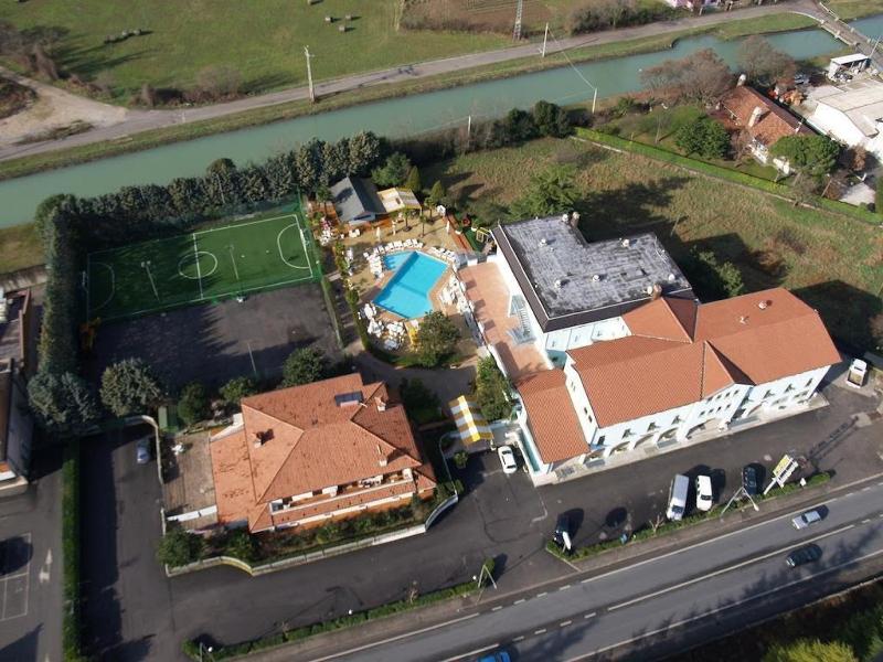 Risthotel Airport - Genel