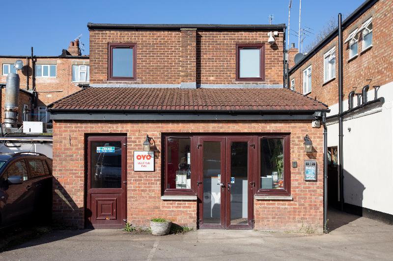 Elstree Inn - Genel