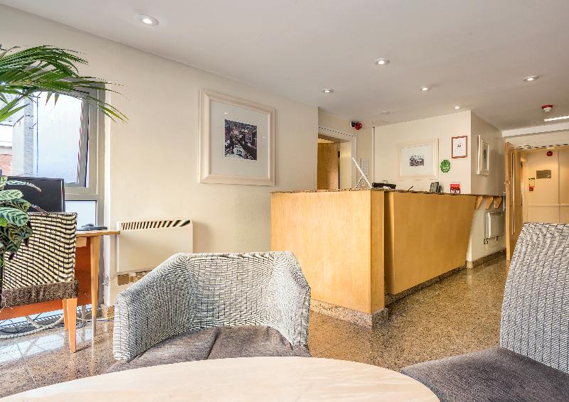 Holyrood Aparthotel - Lobi