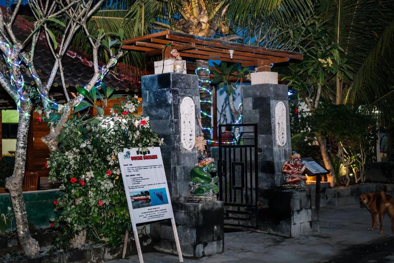 D and B Bungalow - Lobi