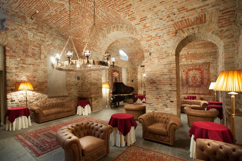 Castello Di Guarene - Lobi