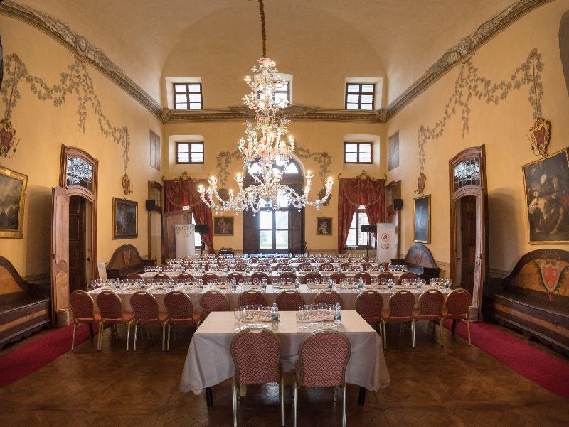 Castello Di Guarene - Toplantı